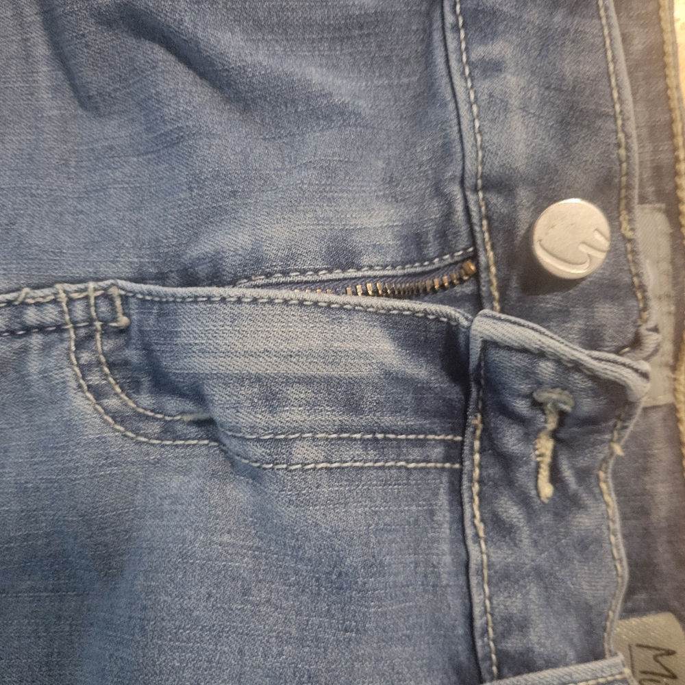Lightly distressed pale blue skinny jeans. Size 8x32. Super soft and stretchy! - Picture 4 of 4